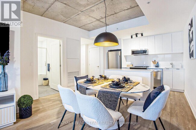 Photo du bâtiment - 1655 Carling Ave