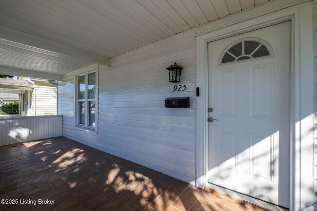 Building Photo - 925 W Evelyn Ave