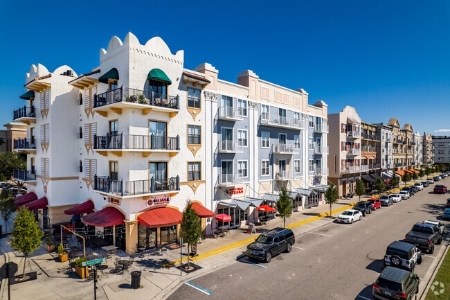 Building Photo - The Flats At Avalon Park