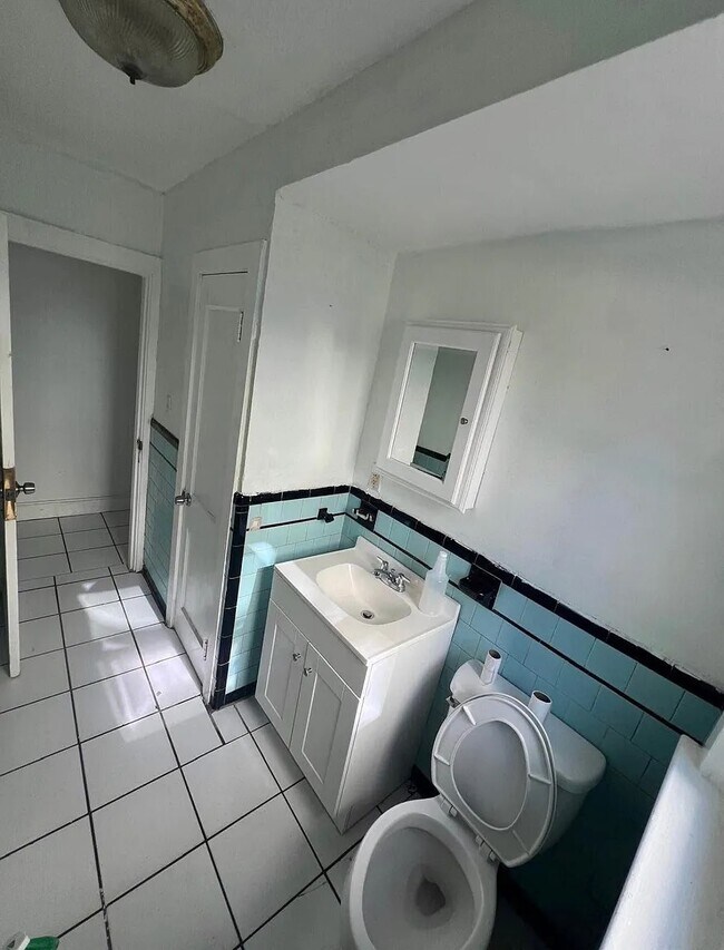 Foto del edificio - 166 Regent Ave