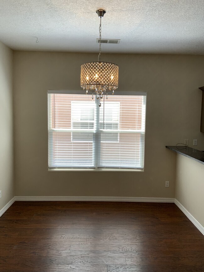 Foto del edificio - 3425 Old Mill Rd