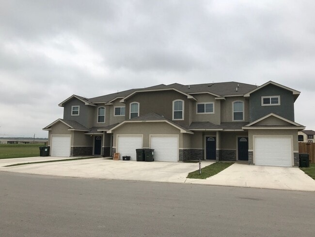 END UNIT Town home for rent - END UNIT Town home for rent