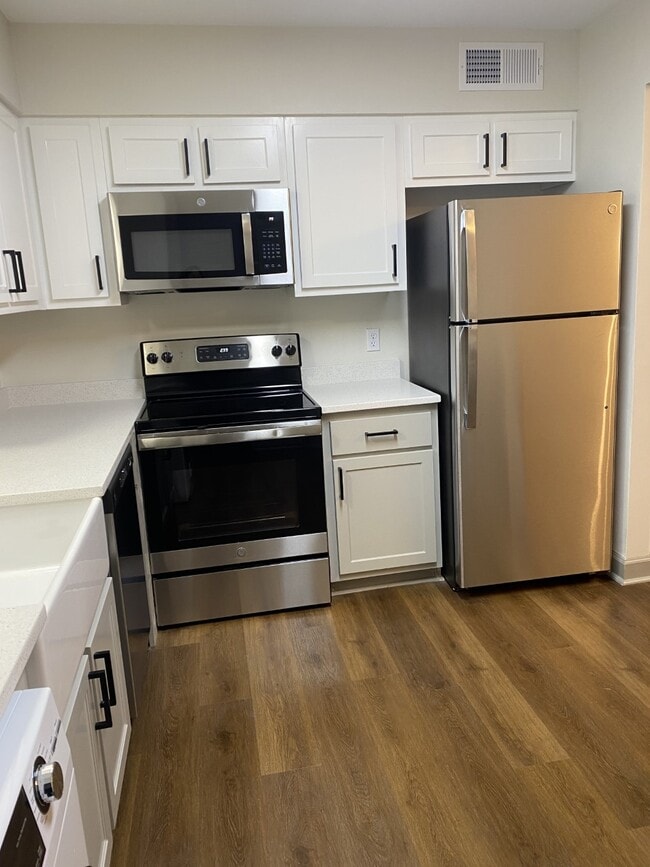 Chickasaw at the Greenline Apartments in Memphis, TN