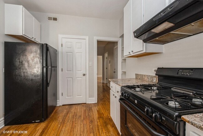 Building Photo - 6327 S Throop St