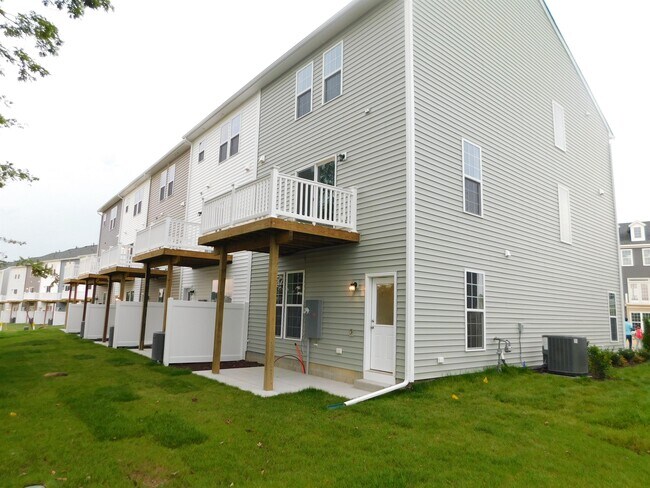Building Photo - 7037 Leire Ln