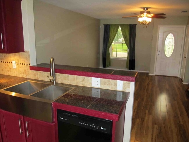 Building Photo - 2804 Blackburn Dr