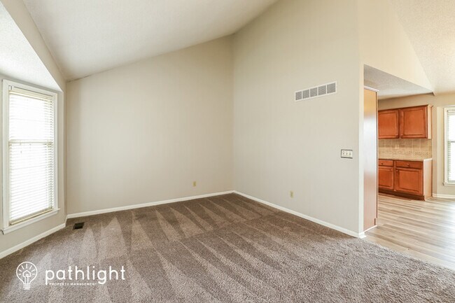Foto del edificio - 4703 Hayes Avenue, Merriam, KS, 66203