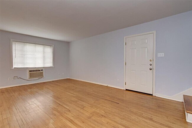 Foto del edificio - 1624 Bonnie Brae St