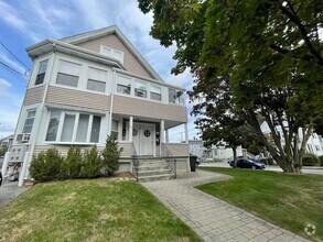 Building Photo - 164 Brown St