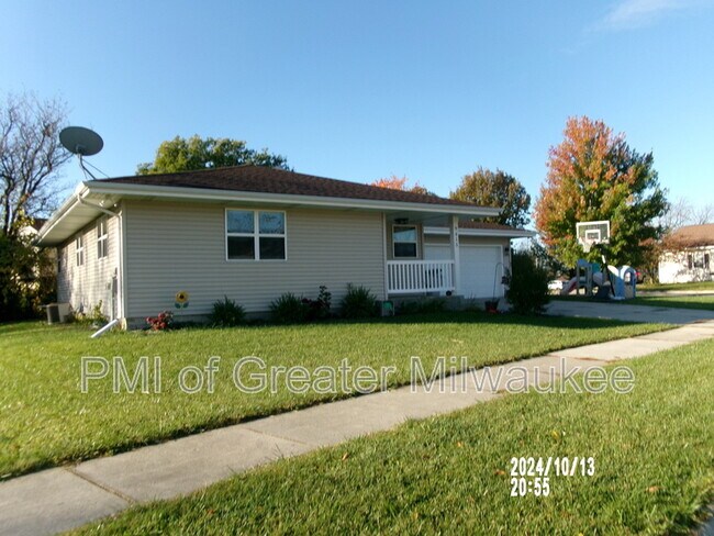 Building Photo - 9415 W Laramie Rd
