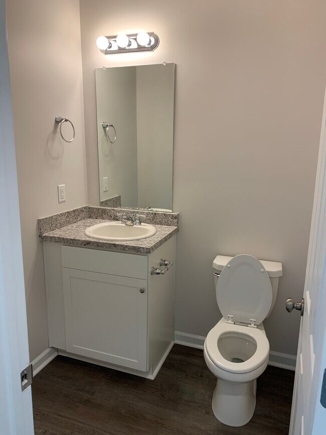 Foto del edificio - *Pre-Leasing* NEW Three Bedroom | Two Bath...