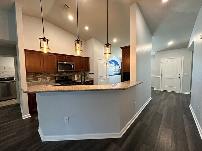 Foto del edificio - 3 bedroom 2 bath home in Whisper Creek wit...