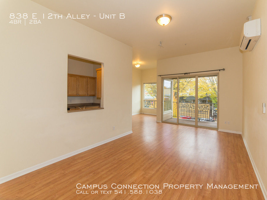 Primary Photo - 838 E 12th Aly