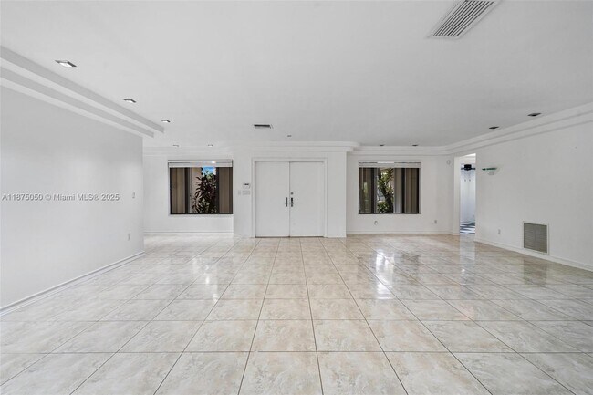 Foto del edificio - 20525 Highland Lakes Blvd