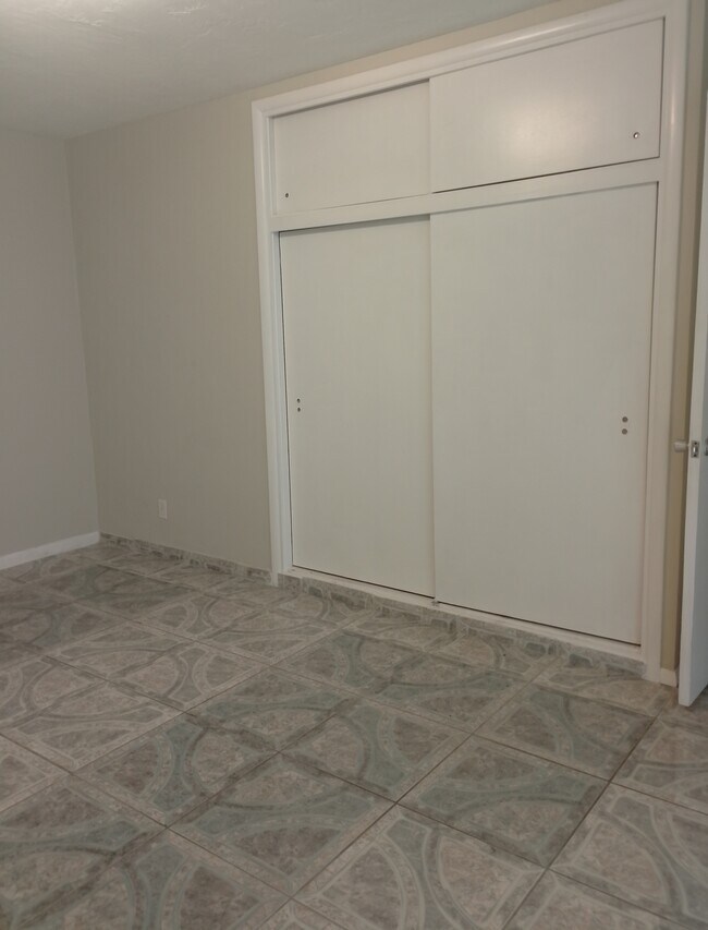 Foto del edificio - 2241 Monroe St