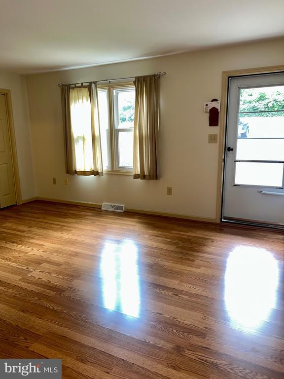 Foto del edificio - 10 Maplewood Ave