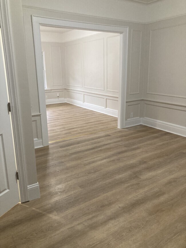 Foto del edificio - 1448 E 23rd St