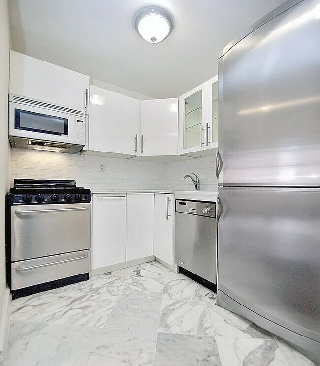 Foto del edificio - 322 W 14th St