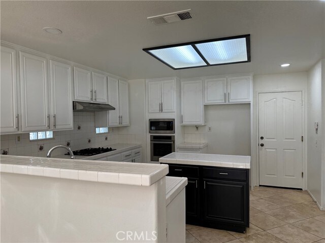 Building Photo - 2793 La Salle Pointe