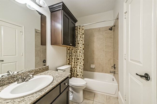 Building Photo - 1049 W 22nd St