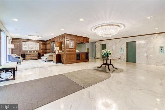 Foto del edificio - 4501 Arlington Blvd