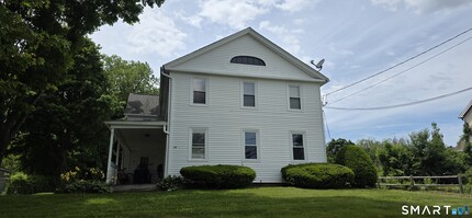 Building Photo - 86 Main St