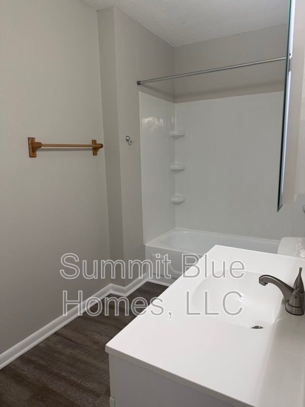 Building Photo - 3955 Kent St