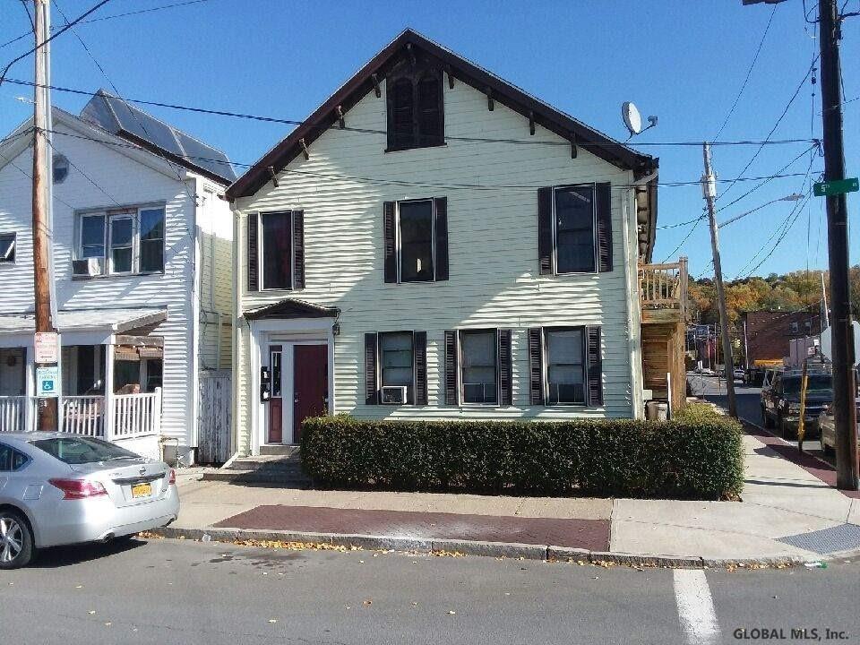 732 River St Unit 2W, Troy, NY 12180 Room for Rent in Troy, NY