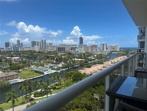 Building Photo - 3640 Yacht Club Dr