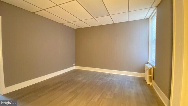 Foto del edificio - 3412 N Front St