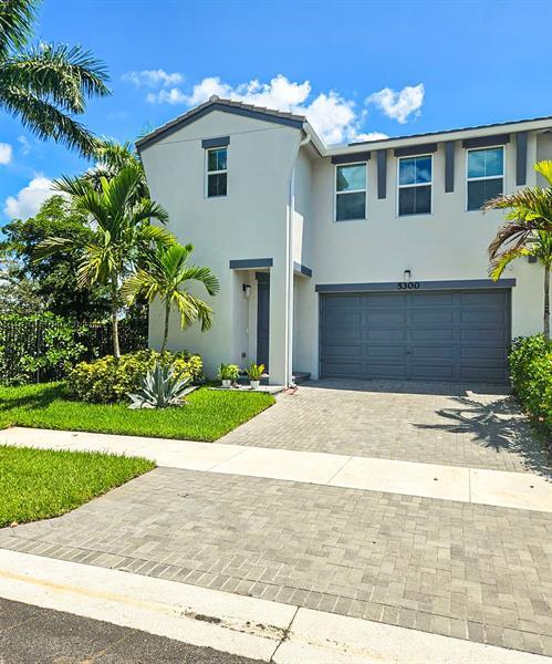Foto principal - 5300 Thatcher Ct