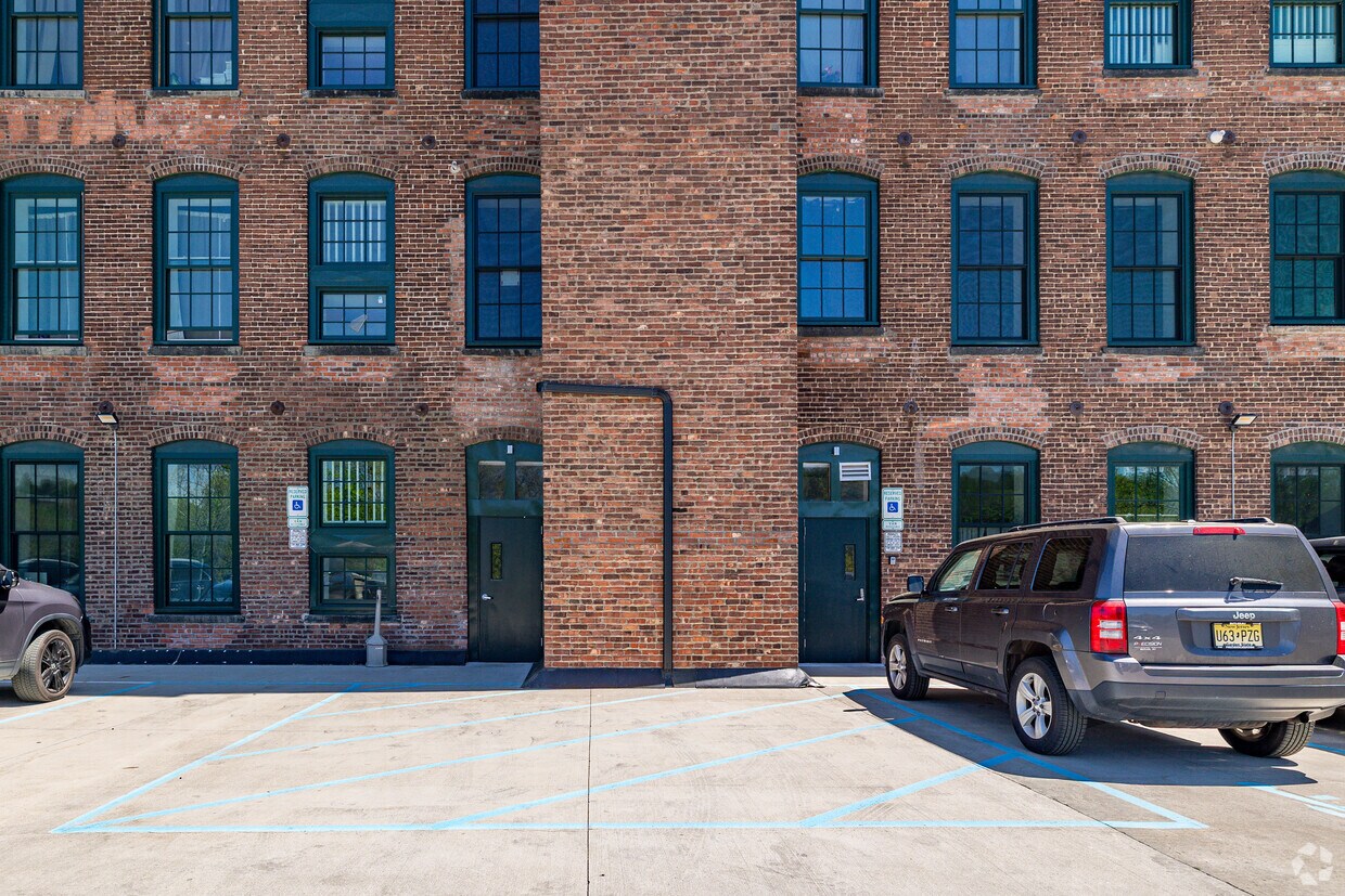 Foto del edificio - Packard Lofts Apartments