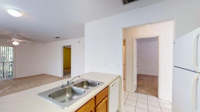 Building Photo - 896 Silverwood 5