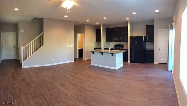 Building Photo - 8674 Tara Hill Ave