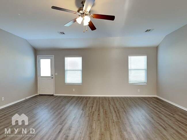 Building Photo - 2013 Orchid Ln