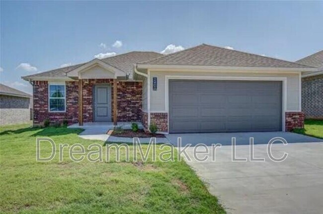 Building Photo - 2401 28th Ter