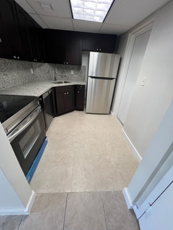 Building Photo - 3111 Oakland Shores Dr