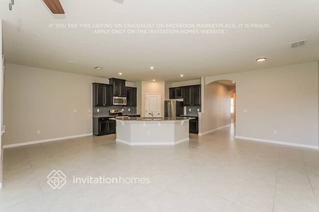 Building Photo - 11019 Daybreak Glen