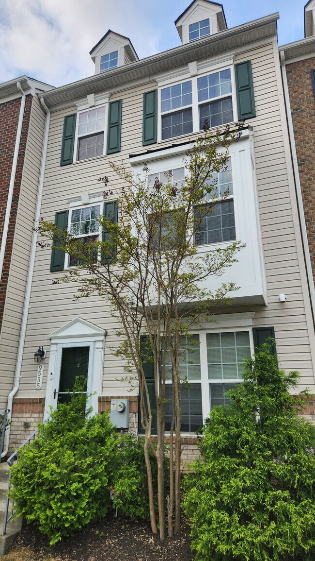 Foto del edificio - 9555 Weshurst Ln