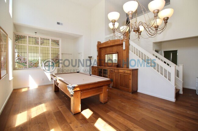 Foto del edificio - Rare 5BD Corner Lot Home in Hamilton Southgate — Soaring Ceilings & Hardwood Floors - FOUNDATION