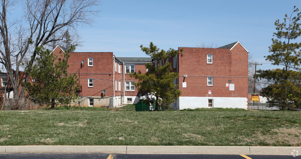 Building Photo - 3000 Hollins Ferry Rd