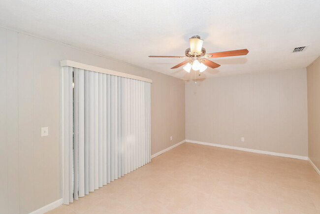 Foto del edificio - 2532 White Horse Rd W