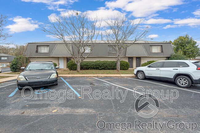 Foto del edificio - 1300 Coosa Pines Dr