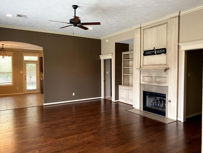 Foto del edificio - 8422 Alison Ave