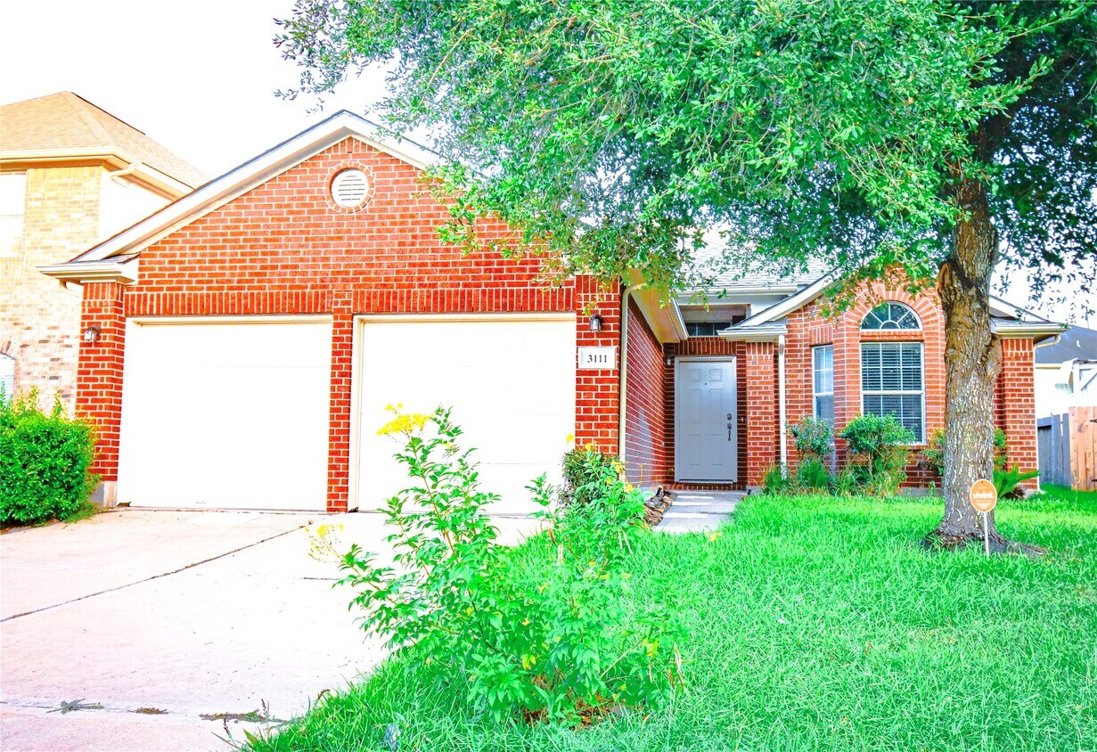 Foto principal - 3111 Myrtle Ranch Dr