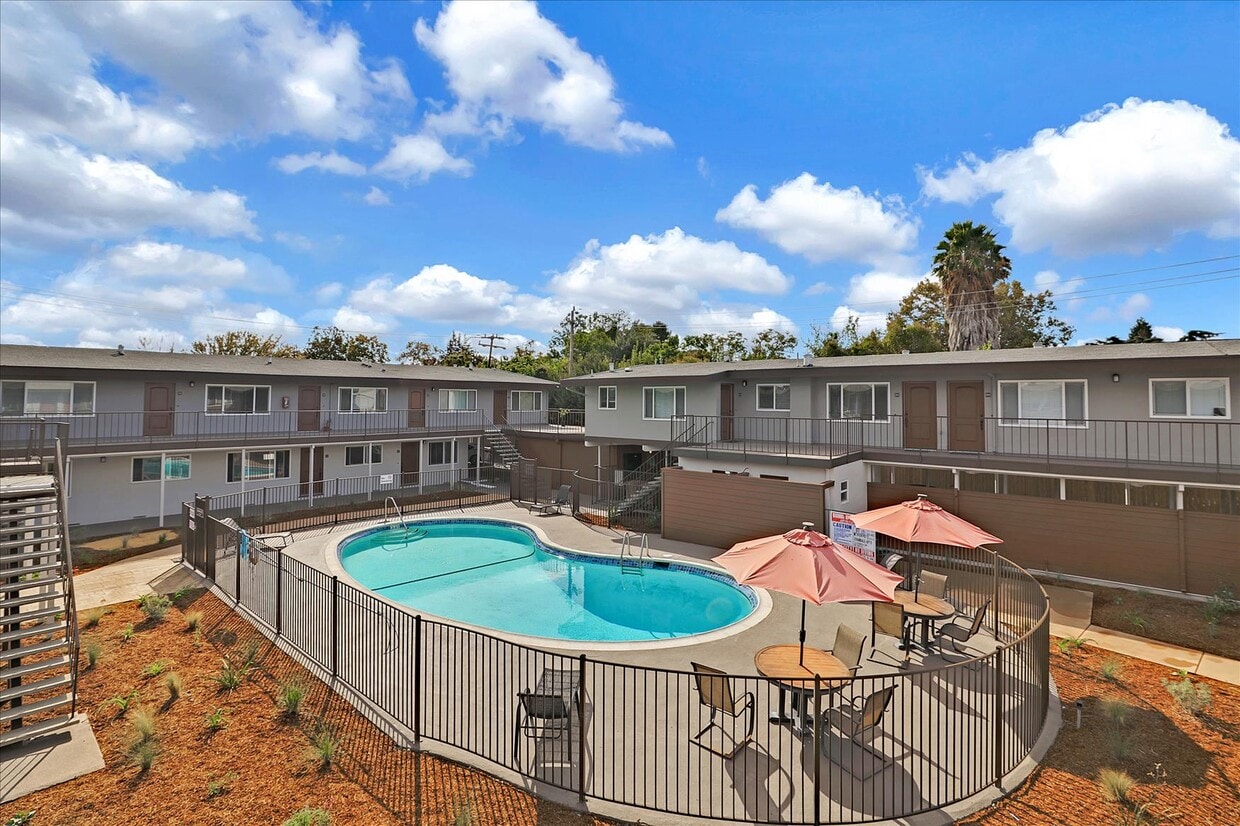 Primary Photo - Evandale Apartments