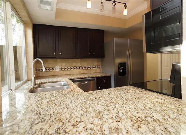 Building Photo - 707 Sceptre Cir