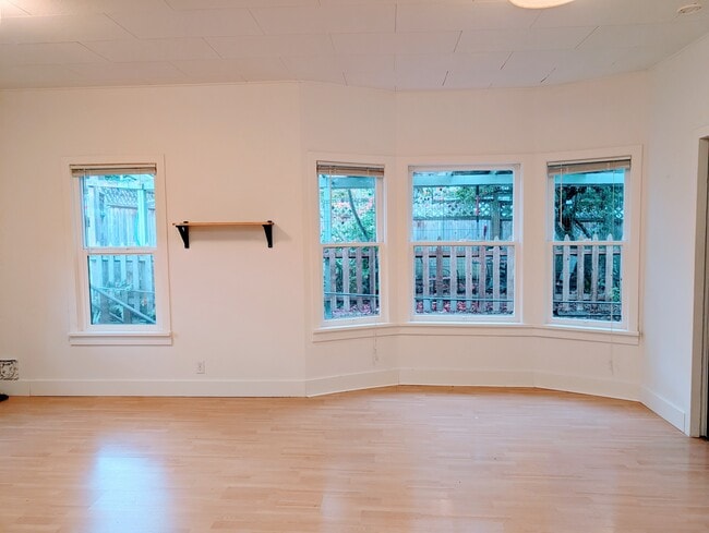 Photo - 1403 N 36th St Apartments