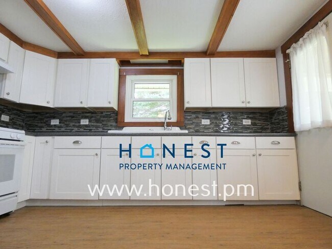 Foto del edificio - 523 Memorial Dr