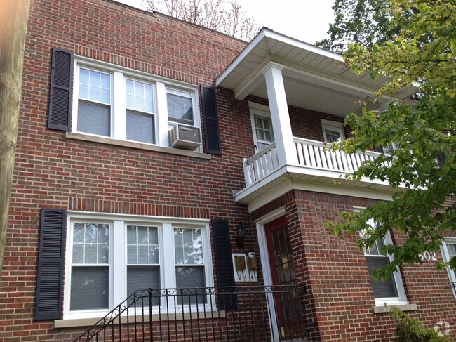 Building Photo - 602 W 3rd St